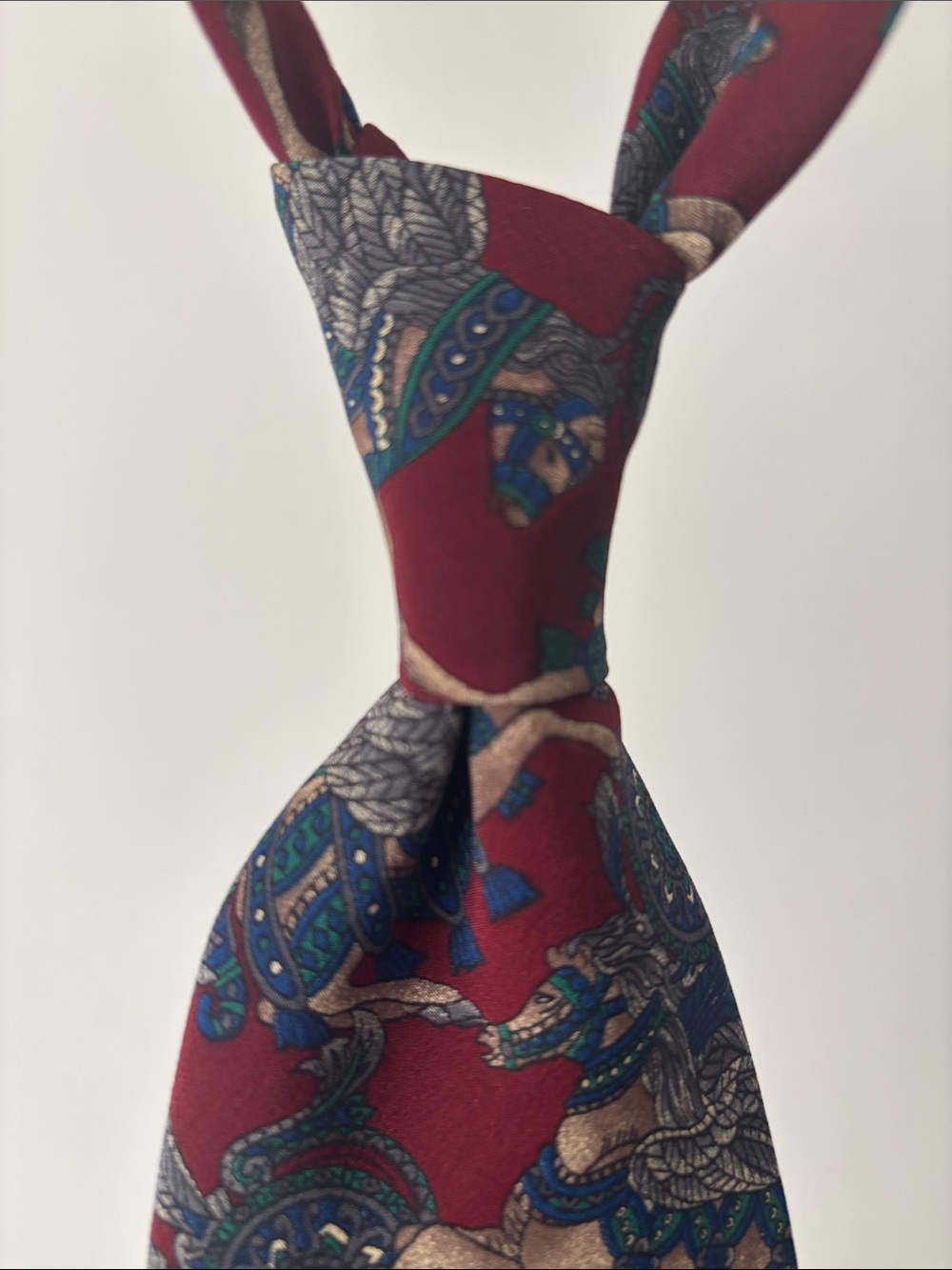 Vintage Metropolitan Museum of Art Silk Tie Red Equestrian Horse Pattern Men’s